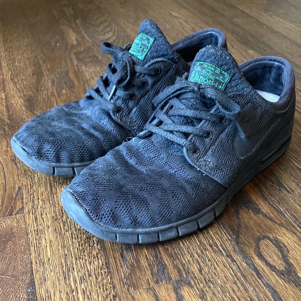 Mens Size 10 NIKE SB Stefan Janoski Max Sneakers BLACK